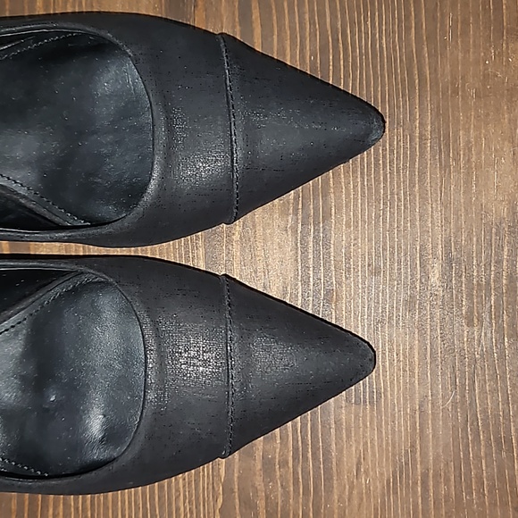 Donald Pliner Pointed Black Metallic Low Kitten Heels - Size 9 1/2 - Picture 4 of 12